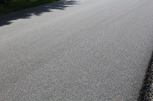 Construction route en asphalte